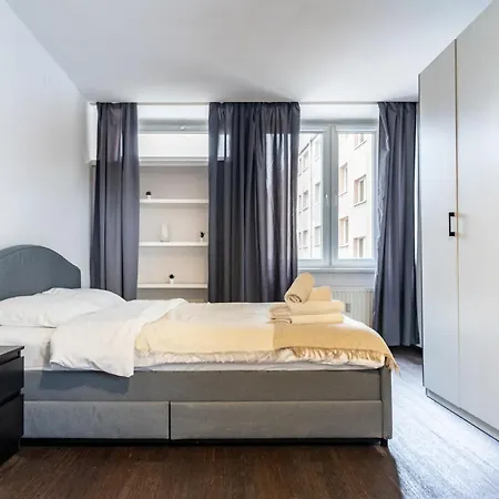 Mikolowska Chic By Bookinghost *