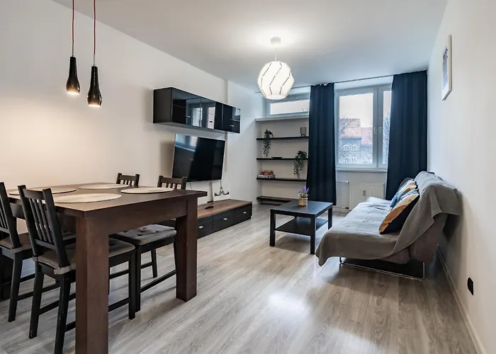 Mikolowska Chic By Bookinghost