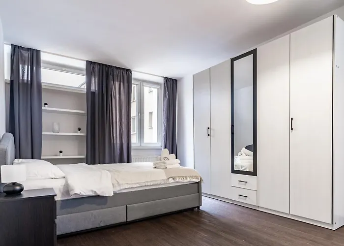 Mikolowska Chic By Bookinghost * קטוביץ