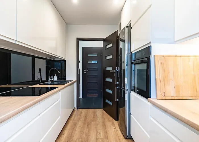 Mikolowska Chic By Bookinghost *